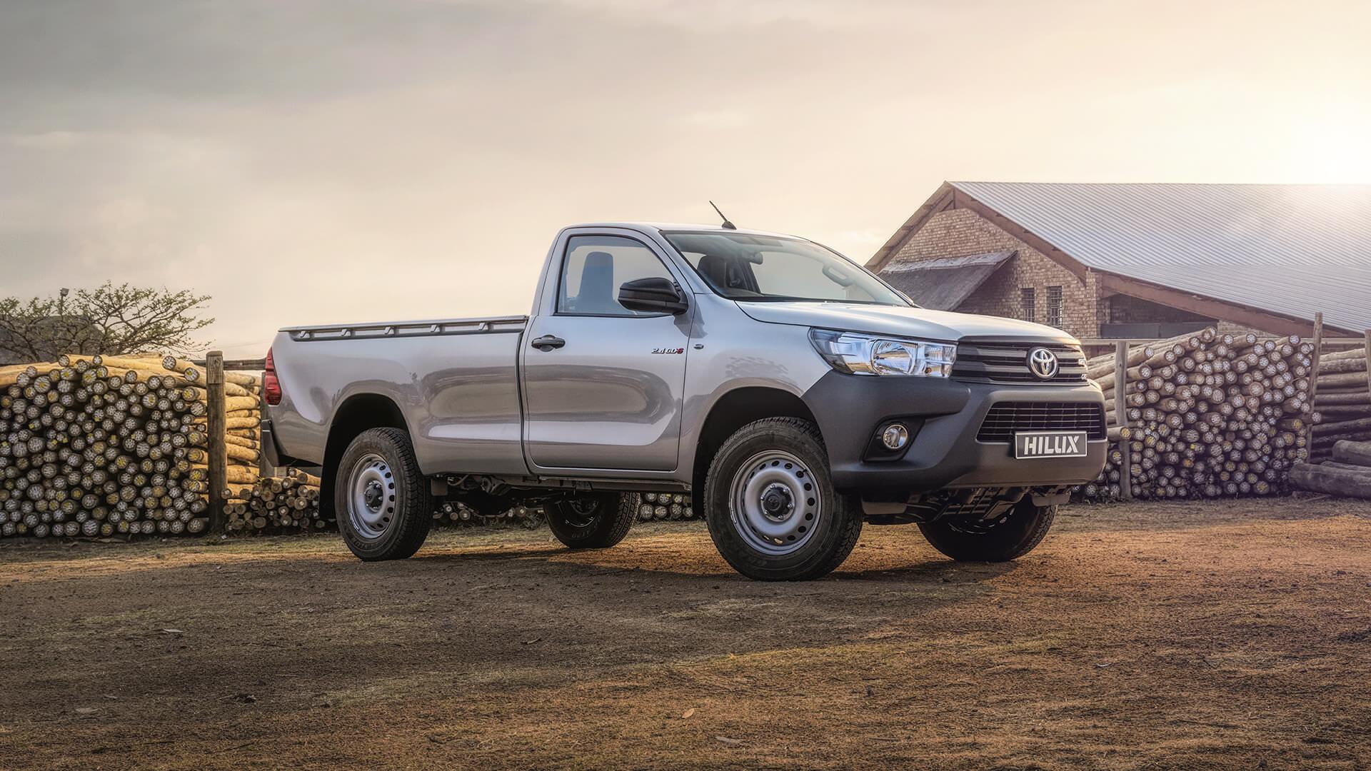 How much weight can the Toyota Hilux carry? Buying a Car AutoTrader