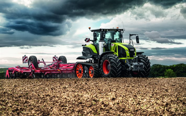 CLAAS XERION 12.650 TERRA TRAC Clinches Tractor of the Year 2024 ...