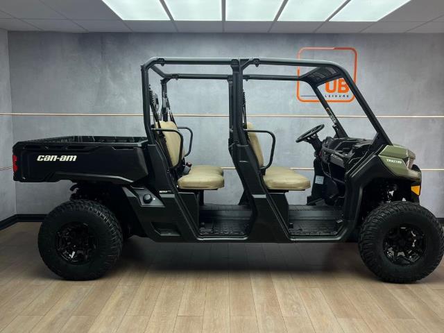Can-Am TRAXTER DEFENDER MAX BASE HD8 Ub Leisure