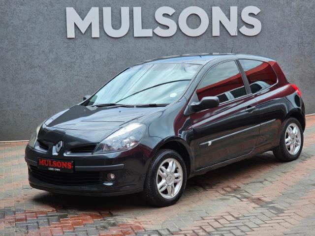 Used Renault Clio with 3 doors for sale 