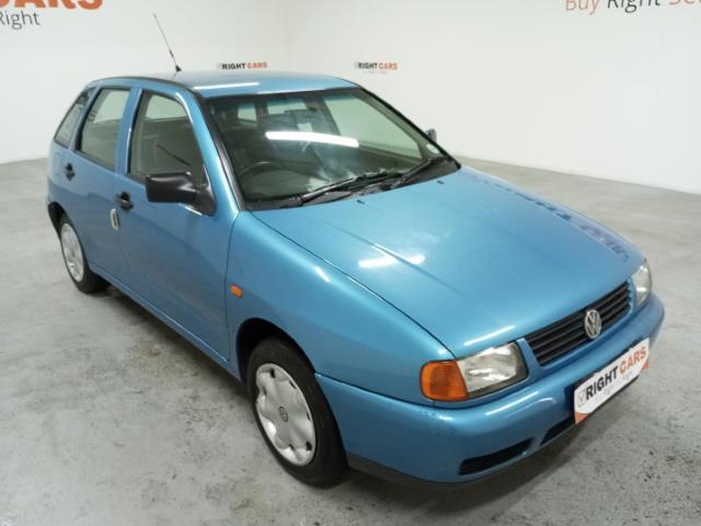 Volkswagen Polo Playa 1.4 Right Cars
