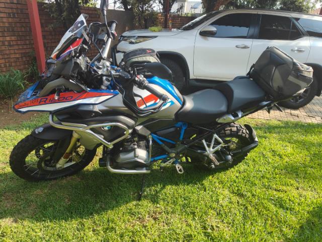 BMW R1200 GS Price, Images & Used R1200 GS Bikes - BikeWale