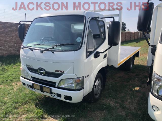 Hino 300 Series 614, FITTED WITH FLAT DECK, IDEAL FOR DRIVING SCHOOL, +/- 160000KMs Jackson Motors JHB