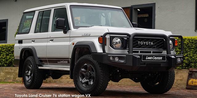 Research and Compare Toyota Land Cruiser 76 2.8GD-6 Station Wagon VX ...