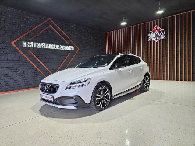 Volvo V40 Cross Country cars for sale in South Africa - AutoTrader