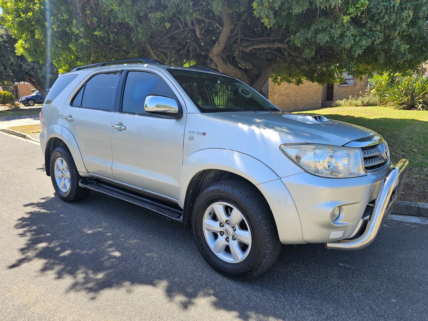2011 Toyota Fortuner 3.0D-4D 4x4 auto For Sale