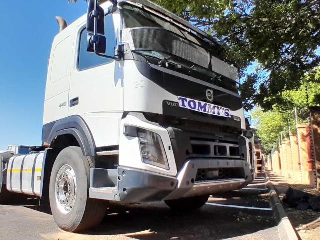 Volvo FMX 440 NN Trucks and Trailer