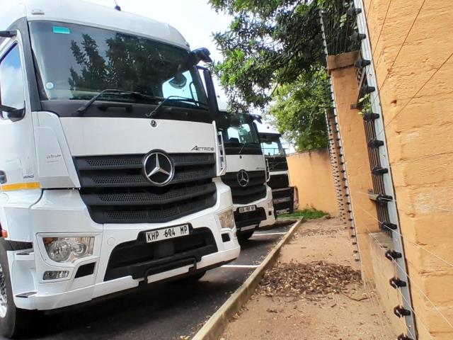 Mercedes-Benz Actros 2645 NN Trucks and Trailer
