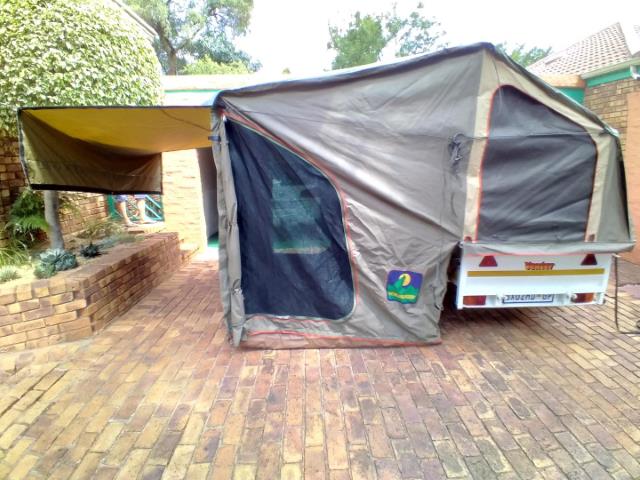 VENTER Mossie Trailer box body with Howling Moon Sleeper Tent