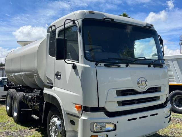 UD 390 18000 litres 4 Ton Truck Centre