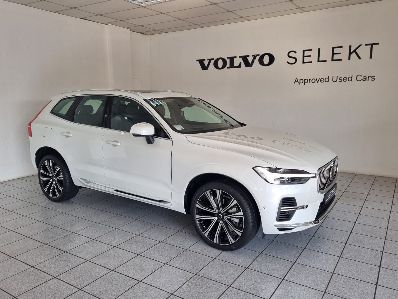 2024 Volvo XC60 T8 Twin Engine AWD Ultimate Bright For Sale