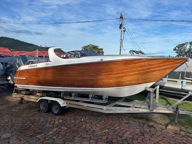 Lucky Bean Catamaran & 2 x F100 Yamaha 4 stroke outboards Knysna Yamaha