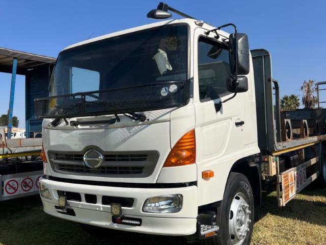 Hino 500 Series Gas Body 4 Ton Truck Centre