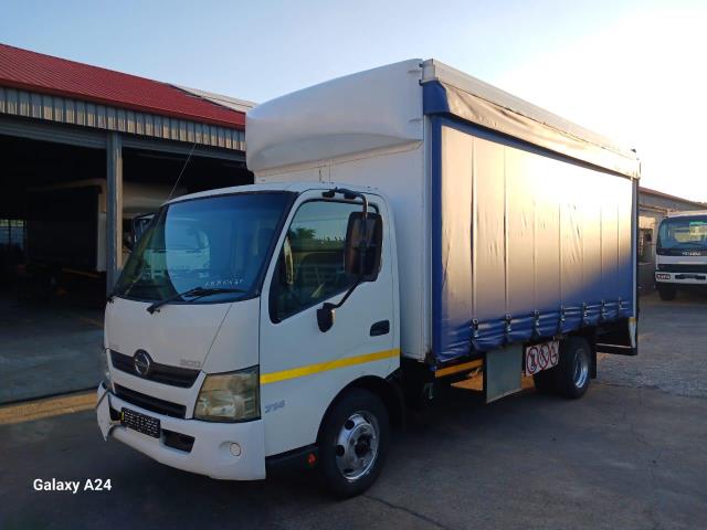 Hino 714 3.5 ton A Z Truck Sales