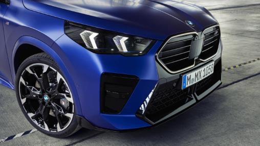 What are the standard safety features on a 2024 BMW X2?