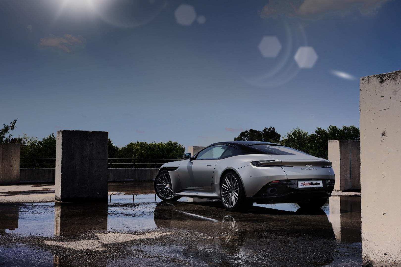 Aston Martin DB12