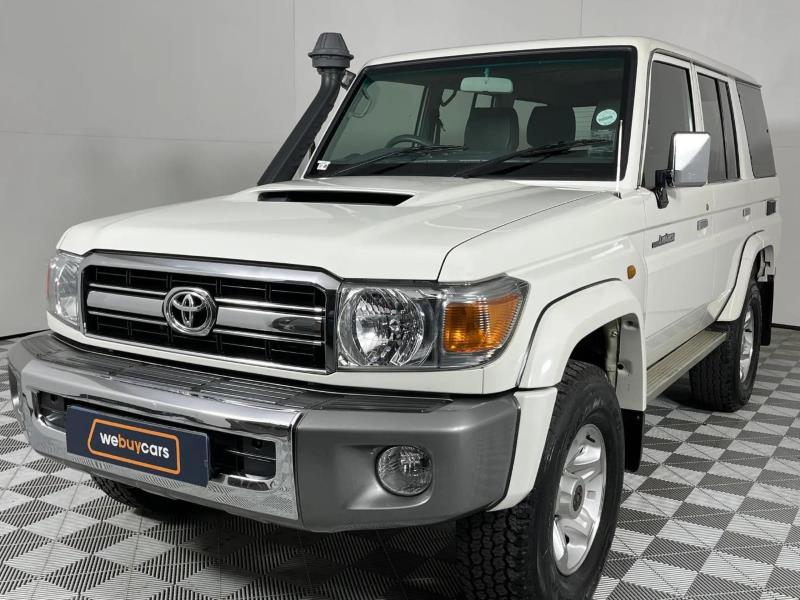 Toyota Land Cruiser 76 4.5D-4D LX V8 Station Wagon for sale in Port ...