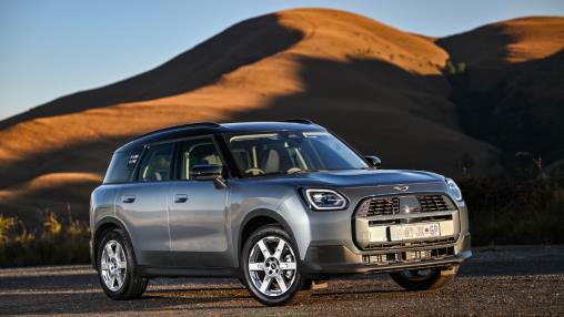 Mini Countryman vs Alfa Romeo Tonale vs Volvo XC40: Here's our winner