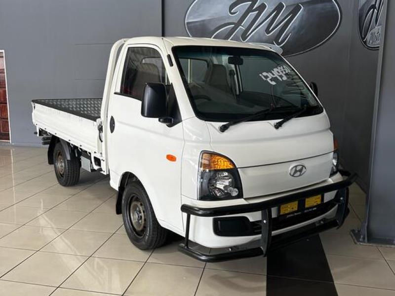 Hyundai H-100 Bakkie 2.6D Deck (Aircon) for sale in Springs - ID ...