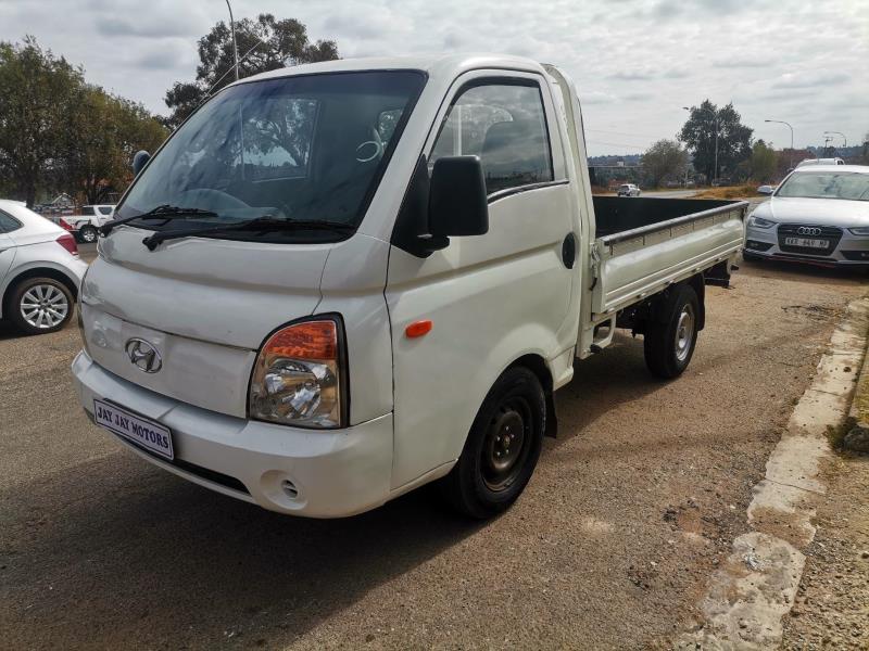 Hyundai H100 Bakkie 2.5TCi Chassis Cab for sale in Kempton Park ID