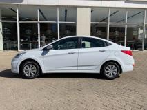 Hyundai Accent Sedan 1.6 Motion Freeway Toyota