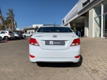 Hyundai Accent Sedan 1.6 Motion Freeway Toyota