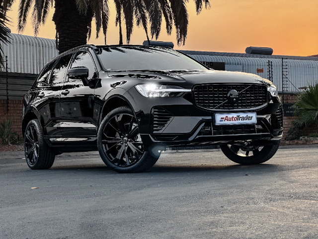 The front-end of the XC60 T8 Ultimate Black Edition