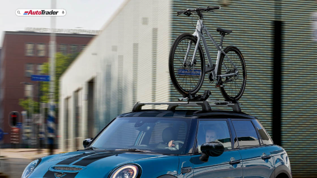 Bicycle mounted top roof rack on MINI Countryman