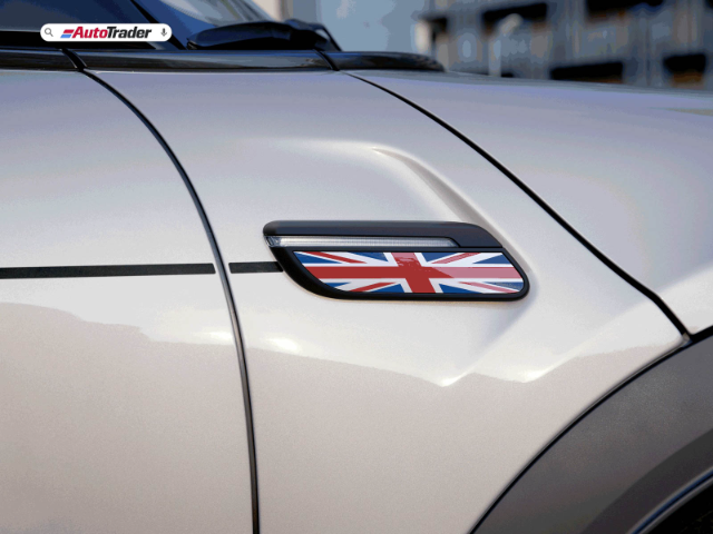 Union Jack vinyl sticker on MINI Countryman scuttle panel