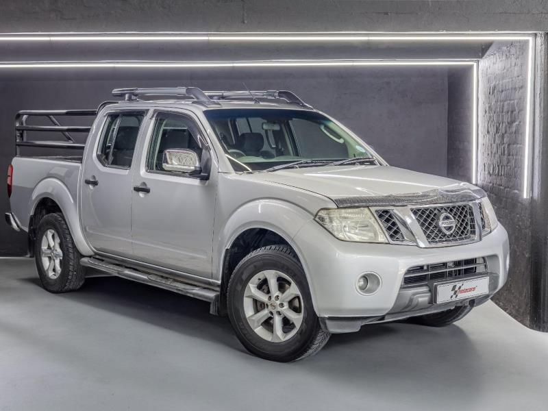 2012 Nissan Navara 2.5dCi double cab 4×4 LE auto