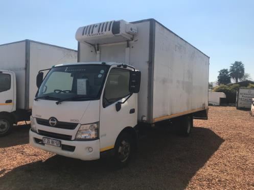 2015 Hino 300 SERIES 915  for sale