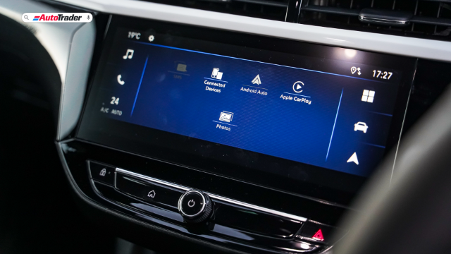 The 10-inch infotainment system of the 2024 Opel Corsa GS