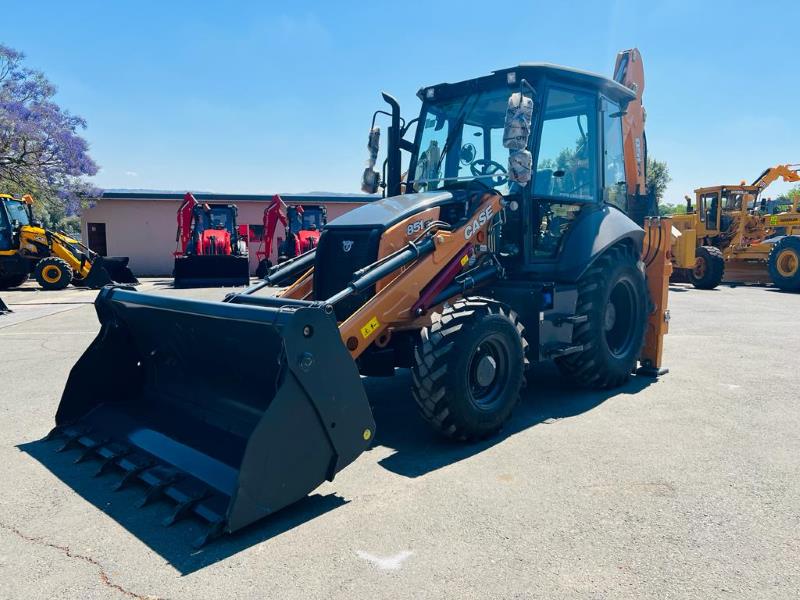 2024 Case 851FX 4X4 TLB WITH 4IN1 BUCKET