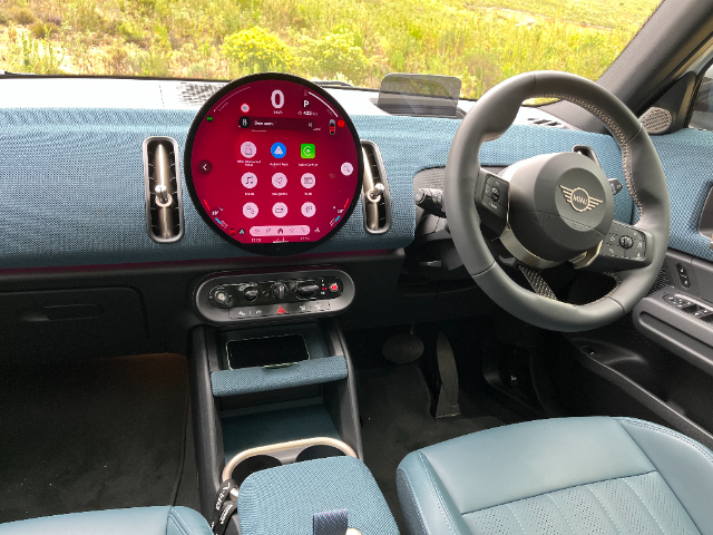 Cockpit view of the Countryman S.