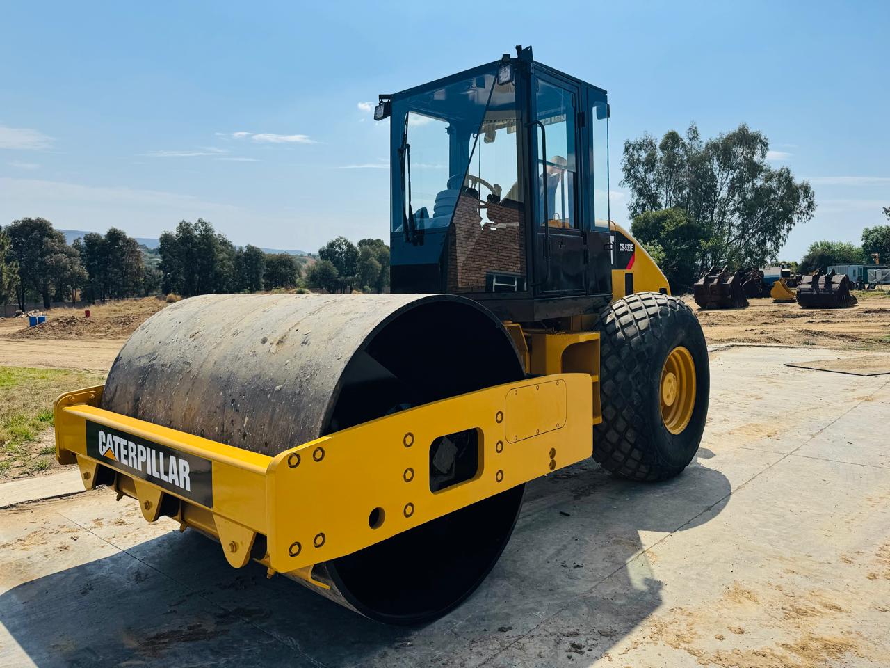 2013 Caterpillar CS533E Smooth Drum Roller