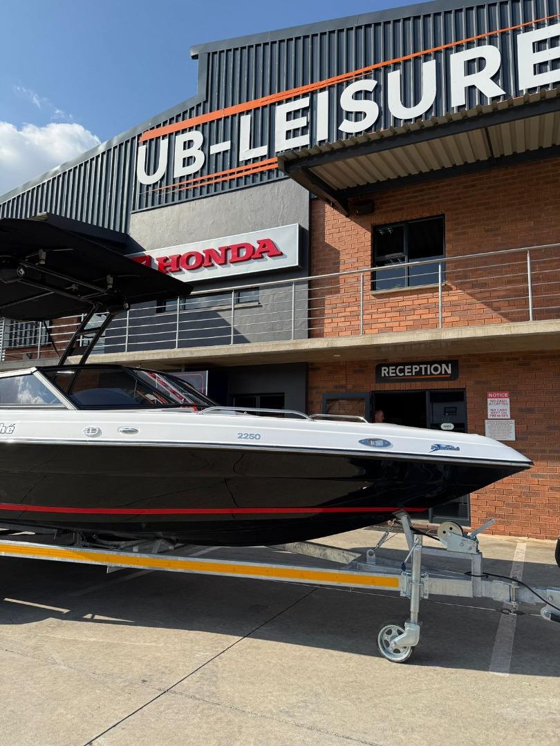 Panache 2250 Boat with Mercury 250hp V8 Outboard Motor UB Leisure