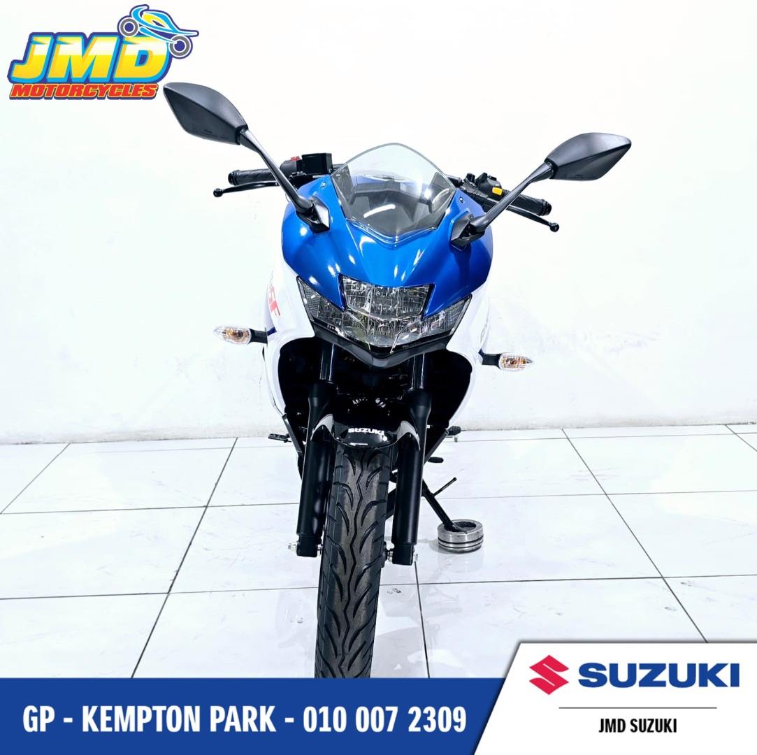 Suzuki GSX 150 SF