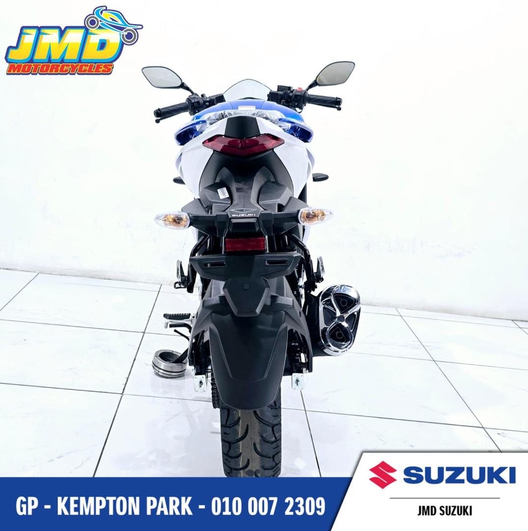 Suzuki GSX 150 SF