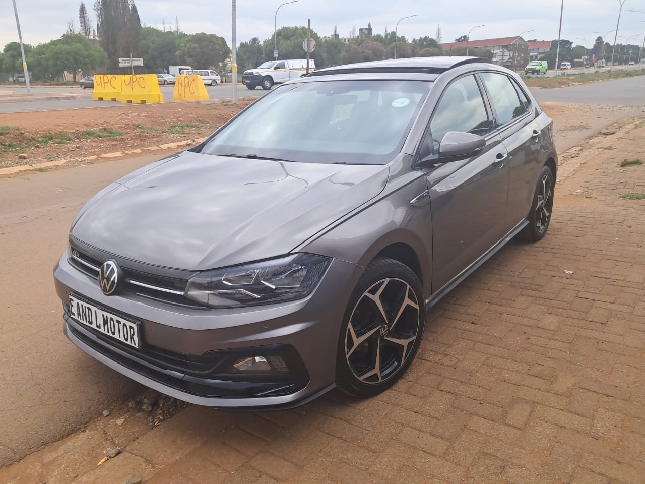 Car listing image