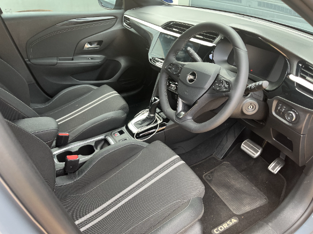 Corsa interior