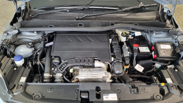 Opel Corsa 1.2l turbo engine