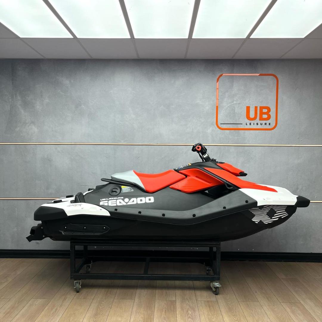 2024 Sea Ray Spark Trixx 90 HP 1 UP DRAGON RED-WHITE for sale