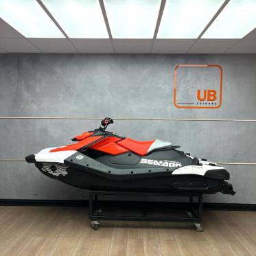 2024 Sea Ray Spark Trixx 90 HP 1 UP DRAGON RED-WHITE for sale