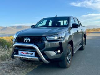 How does the Toyota Hilux compare to the Nissan Navara?