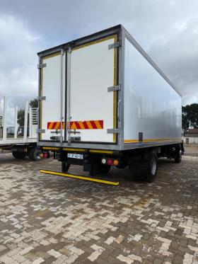 2016 Isuzu F-Series FTR850 for sale