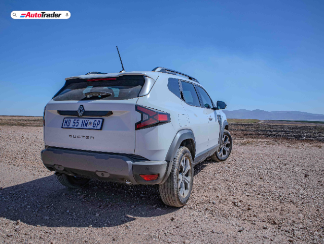 Renault Duster rears at a restaurant