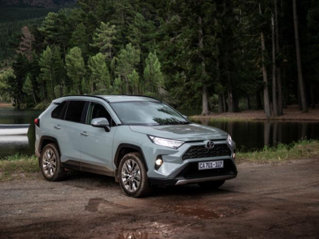 What is the difference between a Volkswagen Tiguan and a Toyota Rav4 ...