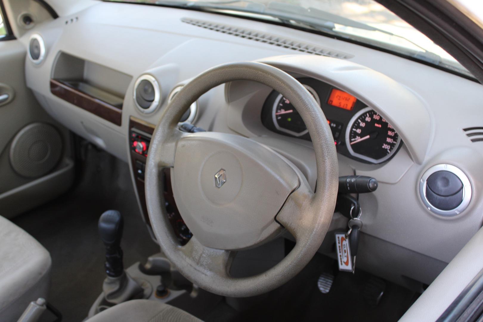Renault Logan 1.6 Expression Rnd Cars