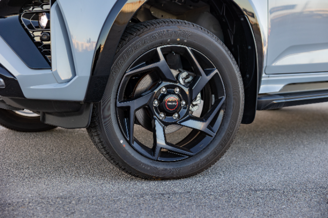 The top-spec model gets 20-inch wheels.