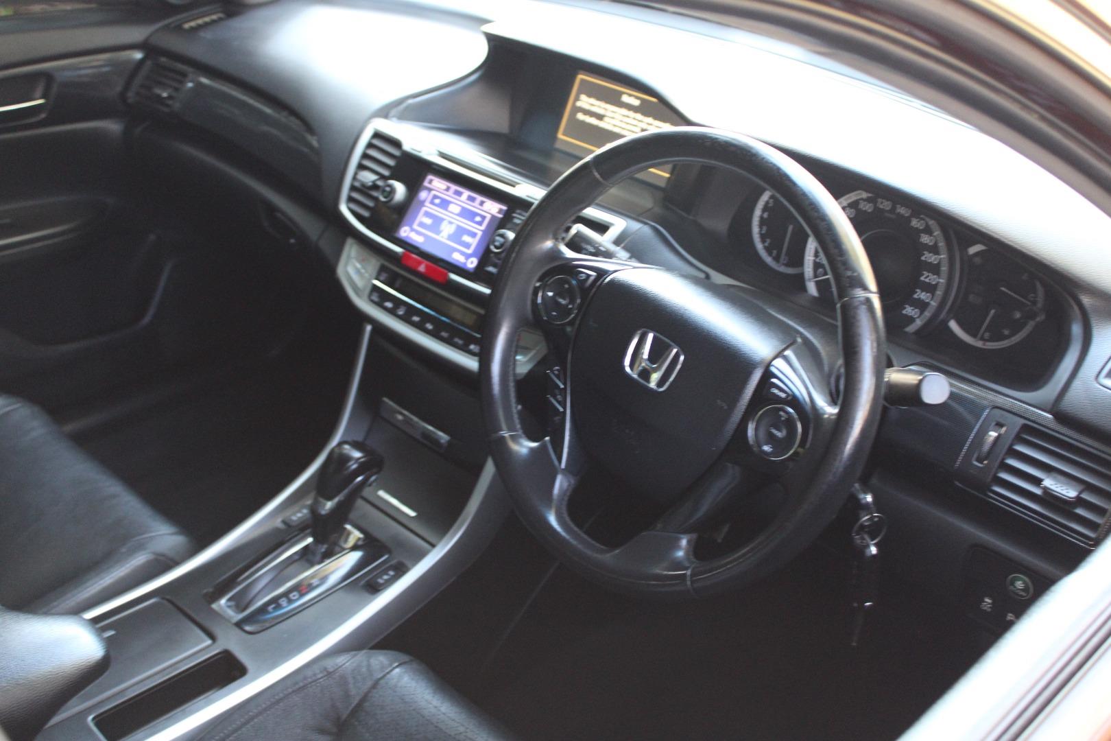 Honda Accord 2.0 Elegance Rnd Cars